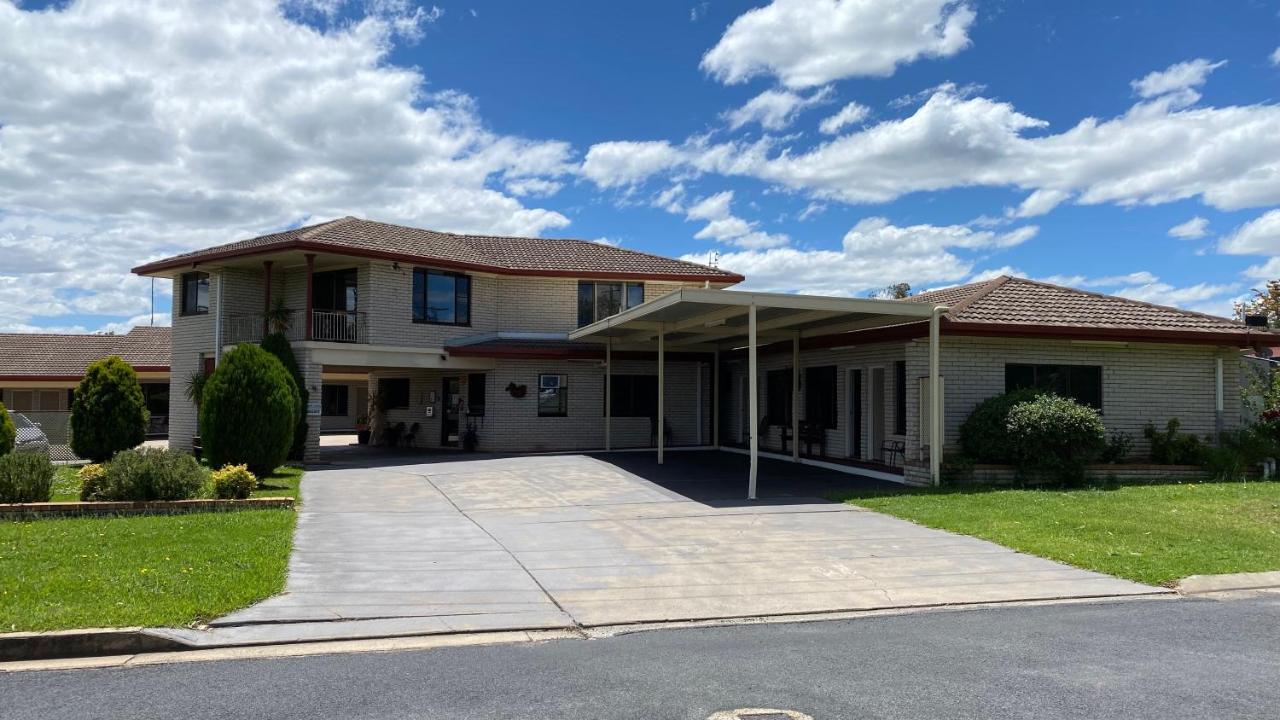 Sapphire City Motor Inn Inverell Exterior photo